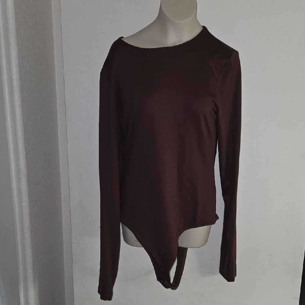 3 Women's Long Sleeve Scoop Neck Bodysuits in Dark Brown White And Black